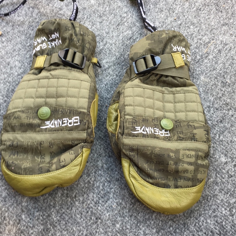 Grenade gloves